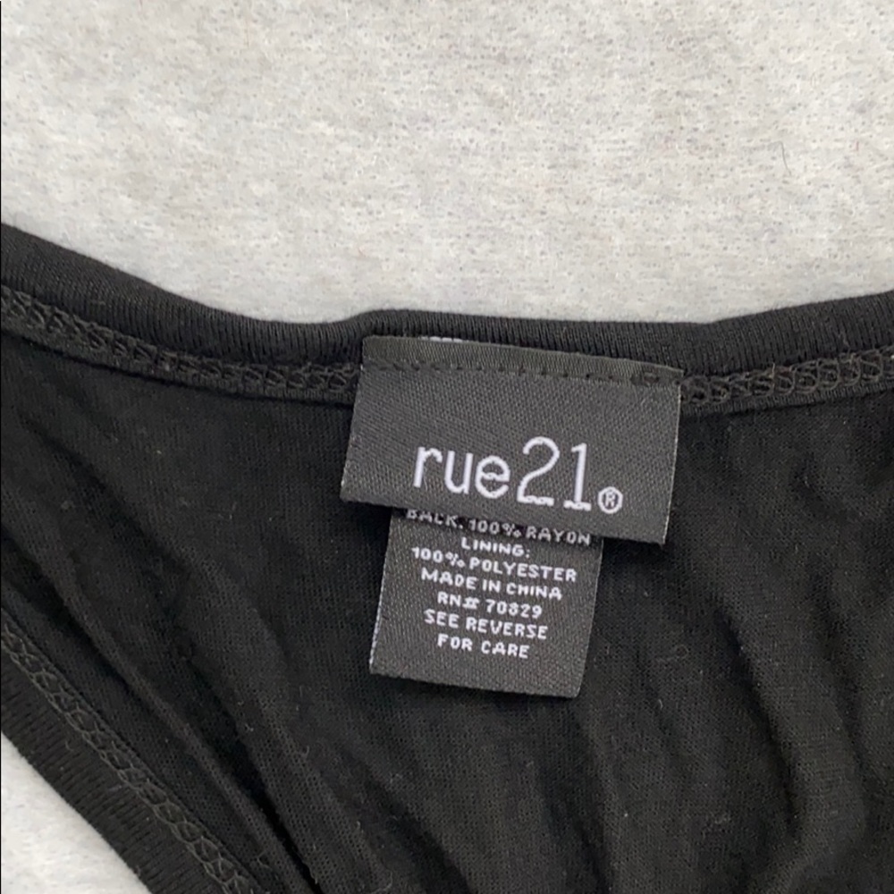Rue21 Black, Red Sequined Pullover Top Size S - Picture 4 of 7
